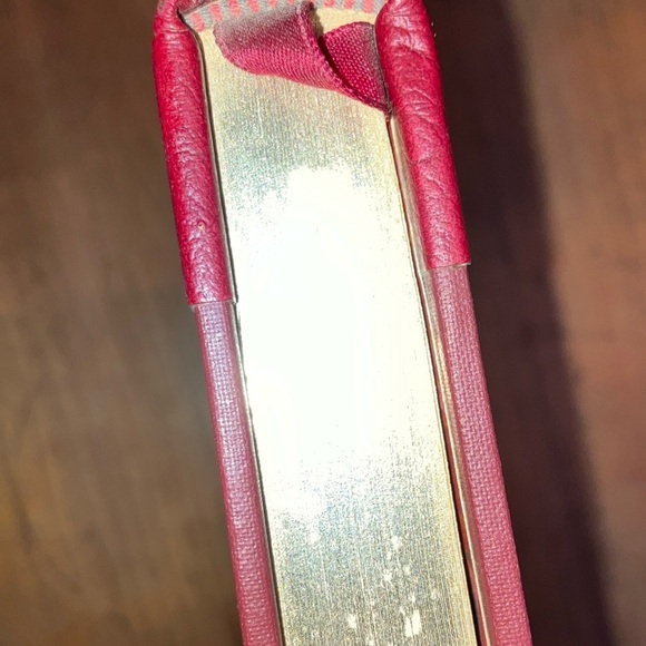 Book: Red Leather Bound 'The Call of the Wild' by Jack London Book - Picture 6 of 16